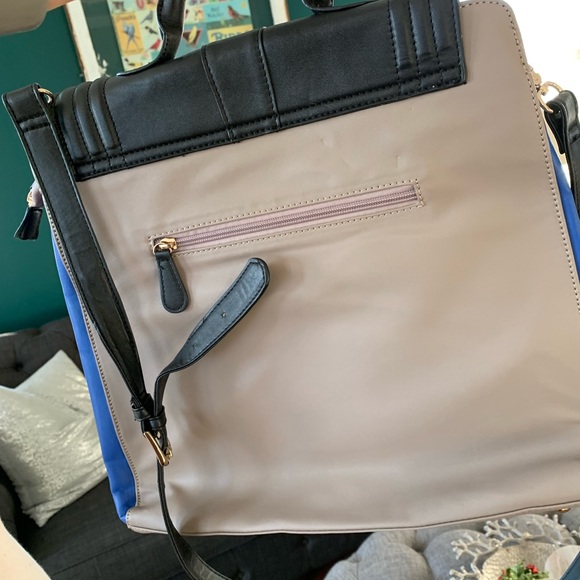 Laptop bag! Super fun colors! - Picture 3 of 4